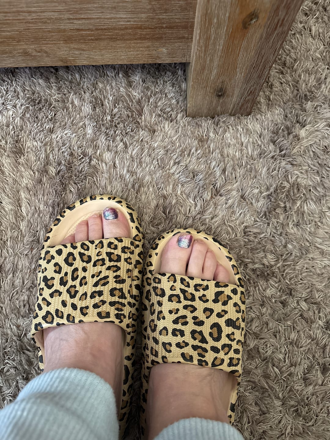 HappyFlops leopardikuosissa